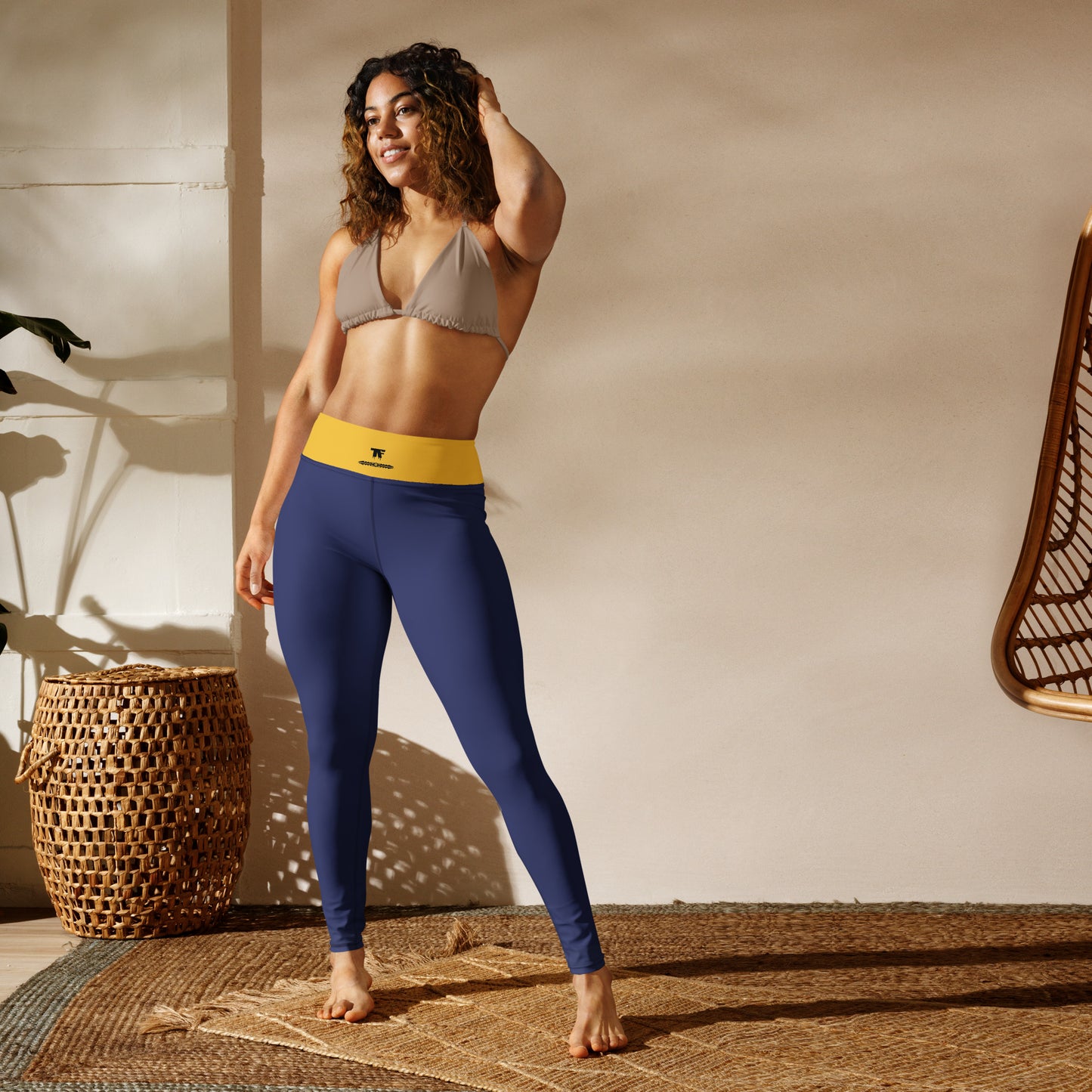 Activewear for woman - Yoga Leggings Outfit - Indigo & Sun - Limited Edition TheFamous Studio