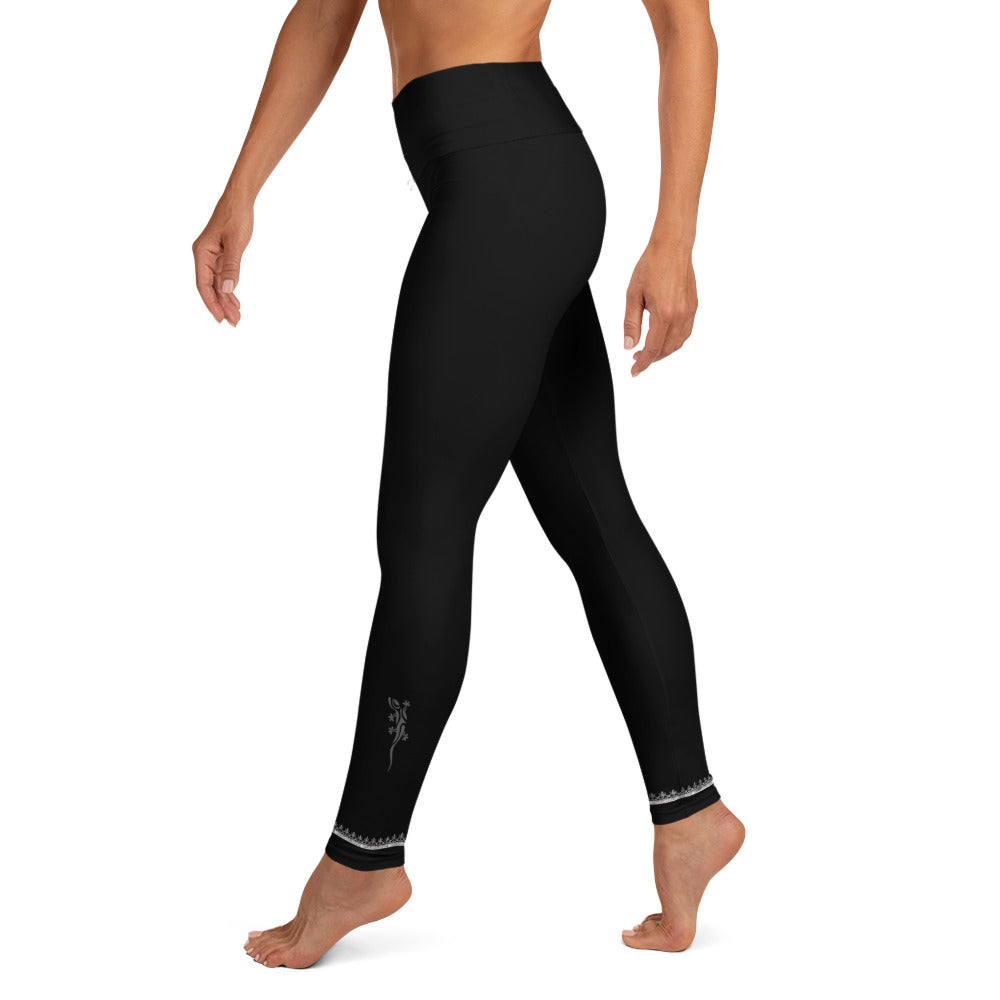 Exclusive high-waisted leggings in black with elegant Moroccan motifs, and tribal tattoos