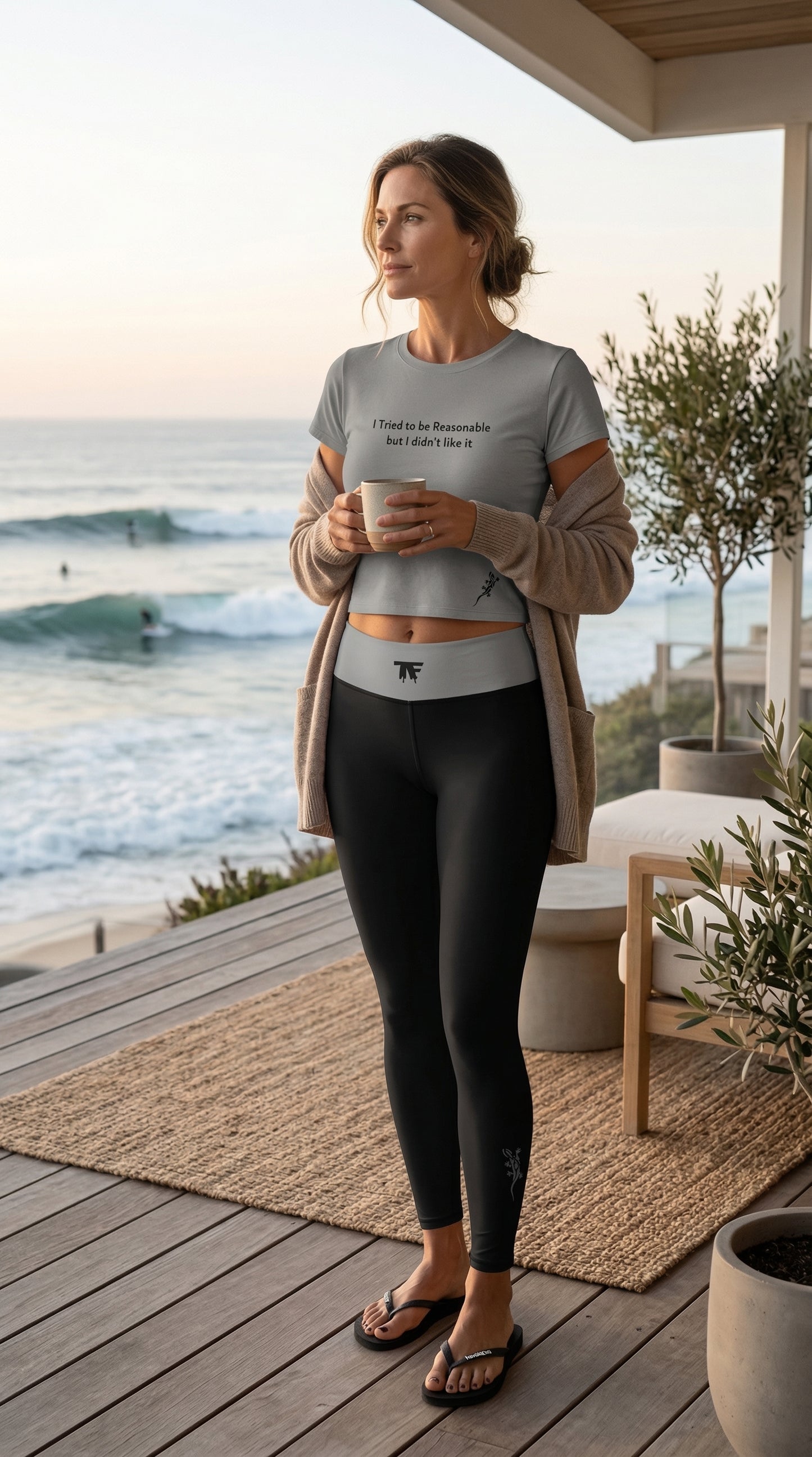 Grey crop tee + Leggings black & grey